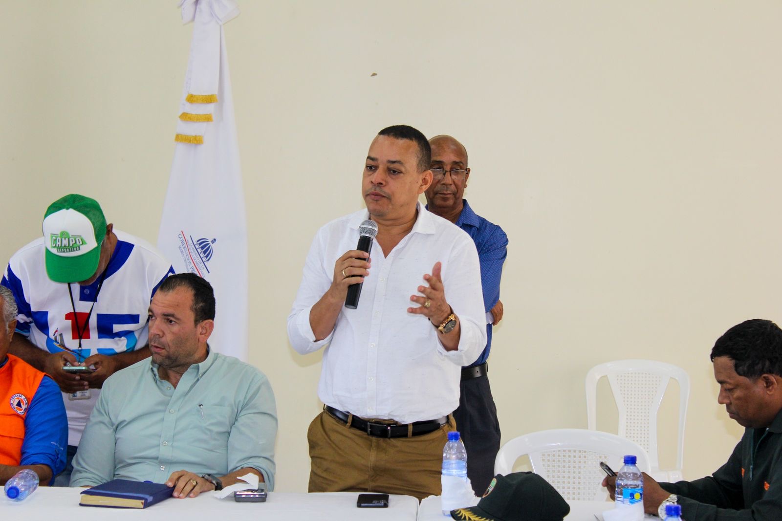 Alcalde Julio César de la Cruz participa en reunión de planificación preventiva para Semana Santa 2025